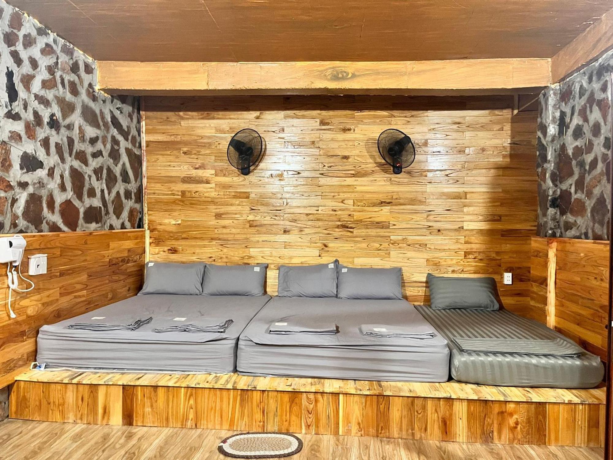 Tày Homestay Làng Đá Cổ Khuổi Ky- Bản Giốc Cao Bang Exterior foto